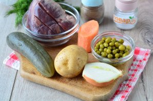 Слоеный салат с сердцем Слоеный салат с сердцем