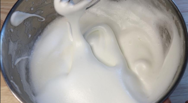 Клубничный десерт из трех ингредиентов, пошаговый рецепт с фото Клубничный десерт из трех ингредиентов, пошаговый рецепт с фото