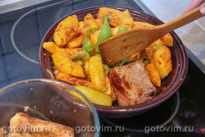 Тажин из свиной грудинки с тыквой и сладким перцем Тажин из свиной грудинки с тыквой и сладким перцем