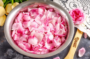 Джем из лепестков роз Джем из лепестков роз