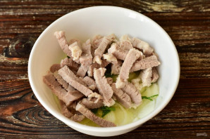 Деревенский салат с мясом Деревенский салат с мясом