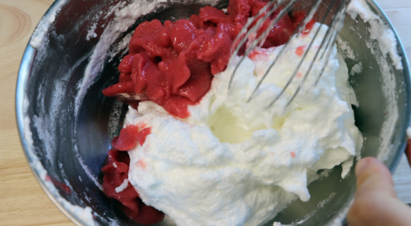 Клубничный десерт из трех ингредиентов, пошаговый рецепт с фото Клубничный десерт из трех ингредиентов, пошаговый рецепт с фото