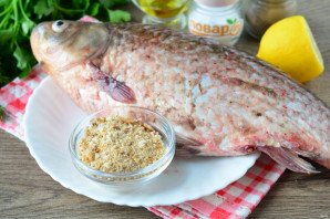 Жареный карась в сухарях Жареный карась в сухарях