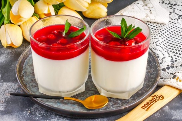 Панна-котта с вишней Панна-котта с вишней