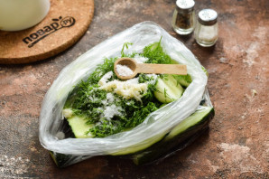 Быстрые огурчики в пакете Быстрые огурчики в пакете