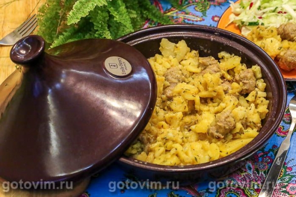 Тажин из колбасок с картошкой Тажин из колбасок с картошкой