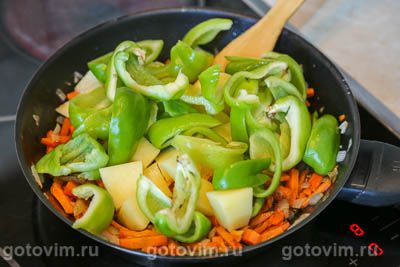 Свинина с овощами и слоеным тестом в тажине Свинина с овощами и слоеным тестом в тажине