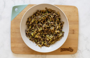 Китайские пельмени с капустой и грибами Китайские пельмени с капустой и грибами