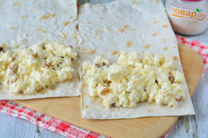 Рулет из лаваша с творогом и изюмом Рулет из лаваша с творогом и изюмом