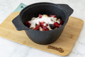 Яблочное пюре со сливами на зиму Яблочное пюре со сливами на зиму