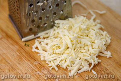 Салат из редиски с огурцом, яйцом и плавленым сырком