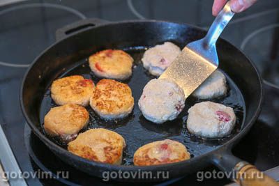 Сырники с клубникой и бананом