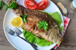 Жареный карась в сухарях Жареный карась в сухарях