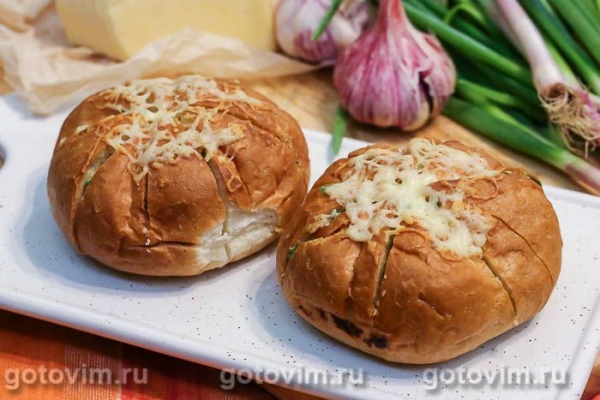Теплые булочки с сыром и чесноком на завтрак Теплые булочки с сыром и чесноком на завтрак