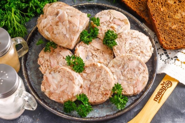 Домашняя колбаса из свинины в бутылке Домашняя колбаса из свинины в бутылке