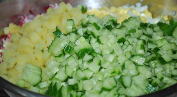 Окрошка на квасе и сметане, пошаговый рецепт с фото