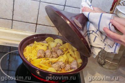 Тажин из колбасок с картошкой Тажин из колбасок с картошкой