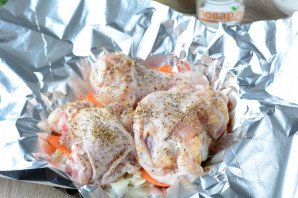 Курица с грибами в фольге