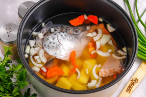 Уха из лосося в мультиварке Уха из лосося в мультиварке