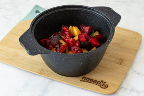 Яблочное пюре со сливами на зиму Яблочное пюре со сливами на зиму