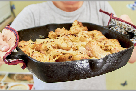 Простой ужин с грудинкой | картофель с грудинкой и луком в духовке. Простой ужин с грудинкой | картофель с грудинкой и луком в духовке.