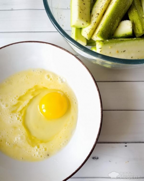 Рецепт: Хрустящие кабачки - с соусом