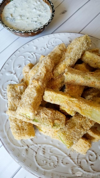 Рецепт: Хрустящие кабачки - с соусом