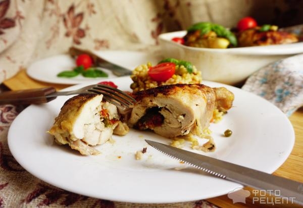 Рецепт: Окорочка во французском стиле с булгуром - с вялеными помидорами, моцареллой и базиликом Рецепт: Окорочка во французском стиле с булгуром - с вялеными помидорами, моцареллой и базиликом