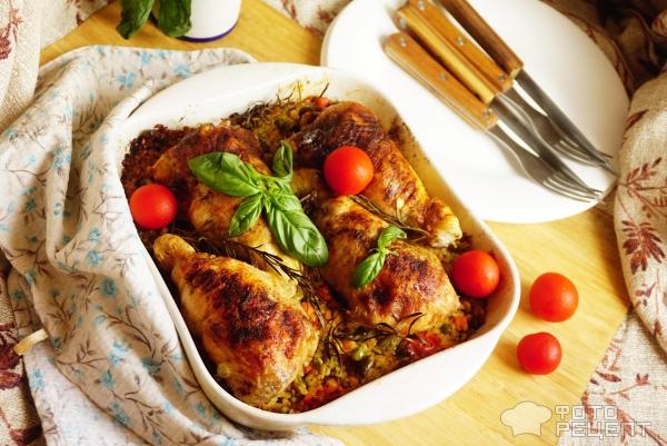 Рецепт: Окорочка во французском стиле с булгуром - с вялеными помидорами, моцареллой и базиликом Рецепт: Окорочка во французском стиле с булгуром - с вялеными помидорами, моцареллой и базиликом