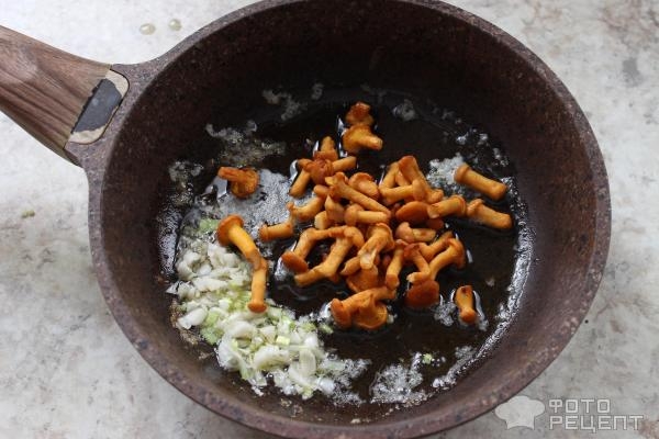 Рецепт: Паста с беконом и лисичками в сливочном соусе - с пастой орзо без бекона Рецепт: Паста с беконом и лисичками в сливочном соусе - с пастой орзо без бекона