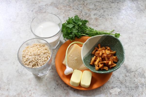 Рецепт: Паста с беконом и лисичками в сливочном соусе - с пастой орзо без бекона Рецепт: Паста с беконом и лисичками в сливочном соусе - с пастой орзо без бекона