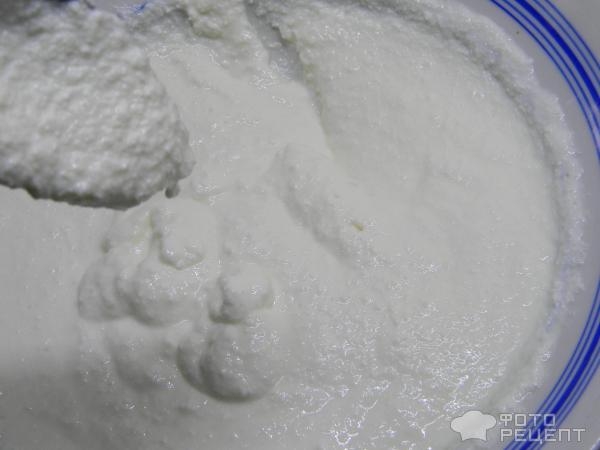 Рецепт: Пирог из слоеного теста с творогом и свежими ягодами - со сметаной и агар-агаром