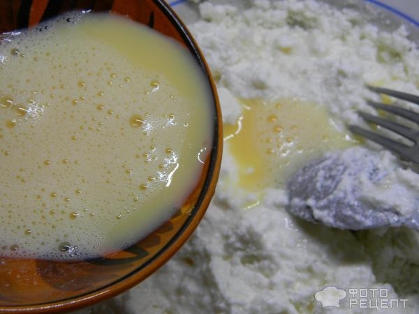 Рецепт: Пирог из слоеного теста с творогом и свежими ягодами - со сметаной и агар-агаром