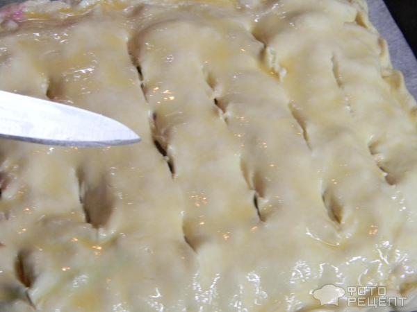 Рецепт: Пирог из слоеного теста с творогом и свежими ягодами - со сметаной и агар-агаром