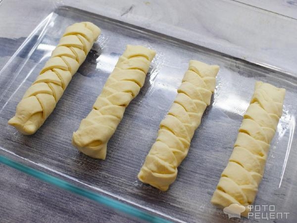 Рецепт: Слойки с моцареллой - Косички с палочками моцареллы - быстро и вкусно! Рецепт: Слойки с моцареллой - Косички с палочками моцареллы - быстро и вкусно!