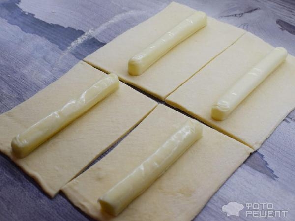 Рецепт: Слойки с моцареллой - Косички с палочками моцареллы - быстро и вкусно! Рецепт: Слойки с моцареллой - Косички с палочками моцареллы - быстро и вкусно!