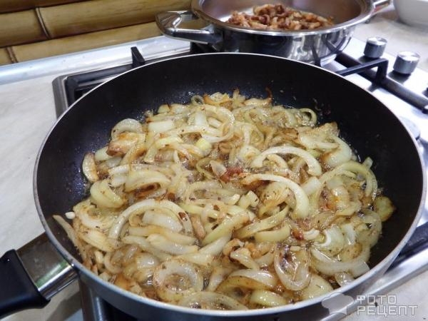 Рецепт: Жареная свиная грудинка с картошкой и луком - вкусно и по-домашнему Рецепт: Жареная свиная грудинка с картошкой и луком - вкусно и по-домашнему