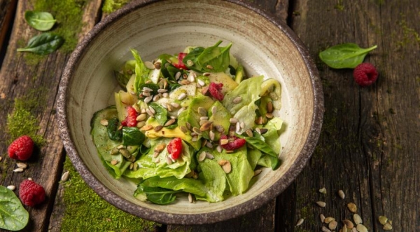 Салат с авокадо, манго и тыквенными семечками, пошаговый рецепт с фото Салат с авокадо, манго и тыквенными семечками, пошаговый рецепт с фото