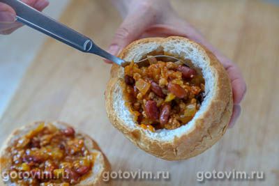 Булочки, фаршированные мясом с фасолью и перцем чили по-мексикански Булочки, фаршированные мясом с фасолью и перцем чили по-мексикански