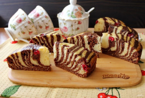 Пирог "Зебра" с вишней Пирог "Зебра" с вишней