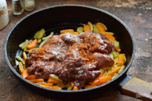 Куриная печень с сельдереем Куриная печень с сельдереем