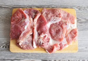 Рулет из свинины в ветчиннице Рулет из свинины в ветчиннице