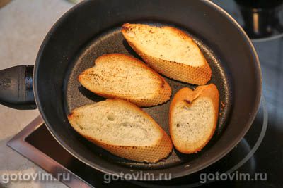 Брускетта с запеченным перцем и творожным сыром