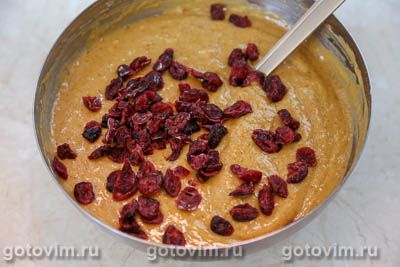 Бананово-тыквенный кекс с вяленой клюквой