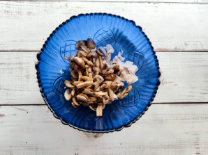 Салат с курицей и брусникой Салат с курицей и брусникой