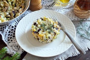 Салат из морского окуня горячего копчения Салат из морского окуня горячего копчения