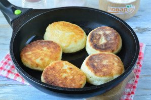 Сырники с черносливом Сырники с черносливом