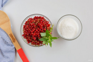 Компот из красной смородины на зиму Компот из красной смородины на зиму