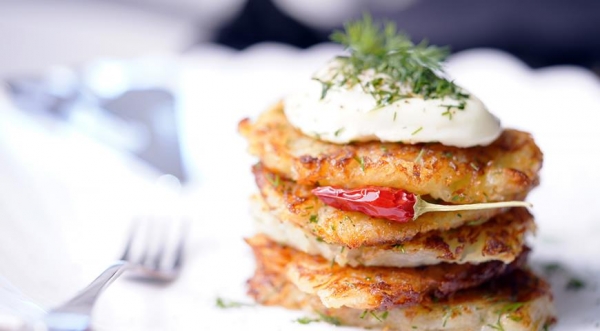 Драники без муки с яйцом пашот, пошаговый рецепт с фото Драники без муки с яйцом пашот, пошаговый рецепт с фото