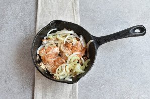 Форель на сковороде Форель на сковороде